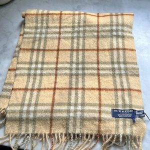 💯 authentic Beautiful classic Burberry cashmere Scarf